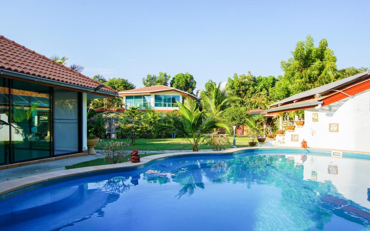 Tina'S Living Paradise - Guesthouses With Private Pool 반 페 외부 사진
