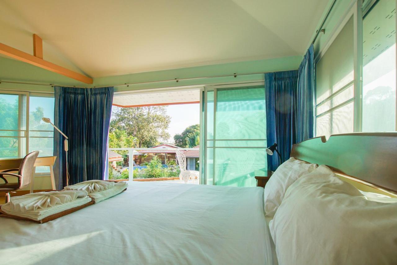 Tina'S Living Paradise - Guesthouses With Private Pool 반 페 외부 사진