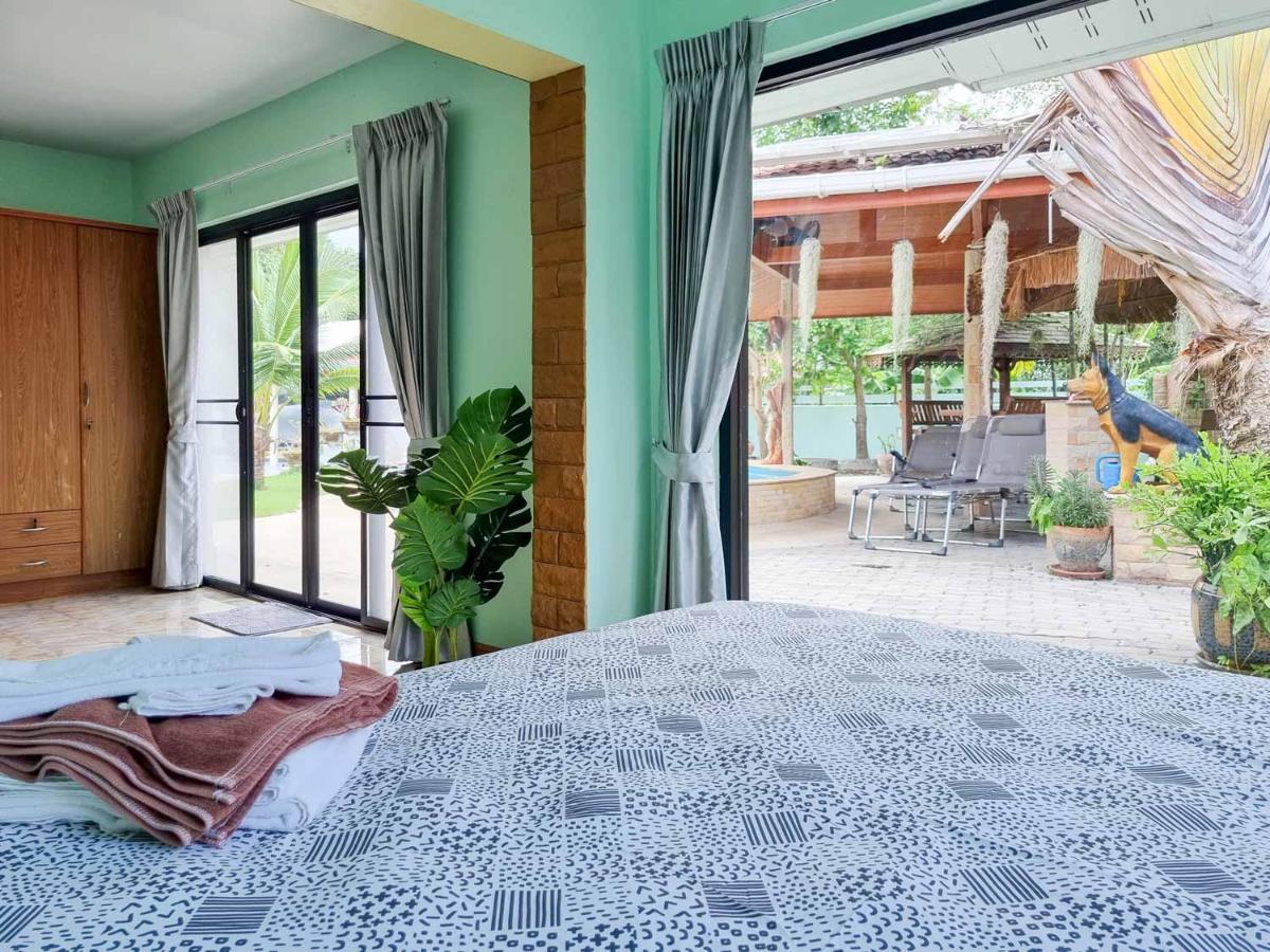 Tina'S Living Paradise - Guesthouses With Private Pool 반 페 외부 사진